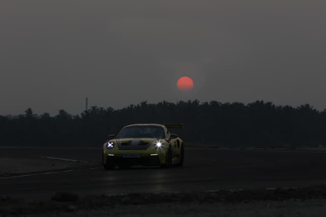 Front Left Three Quarter Image - 1031